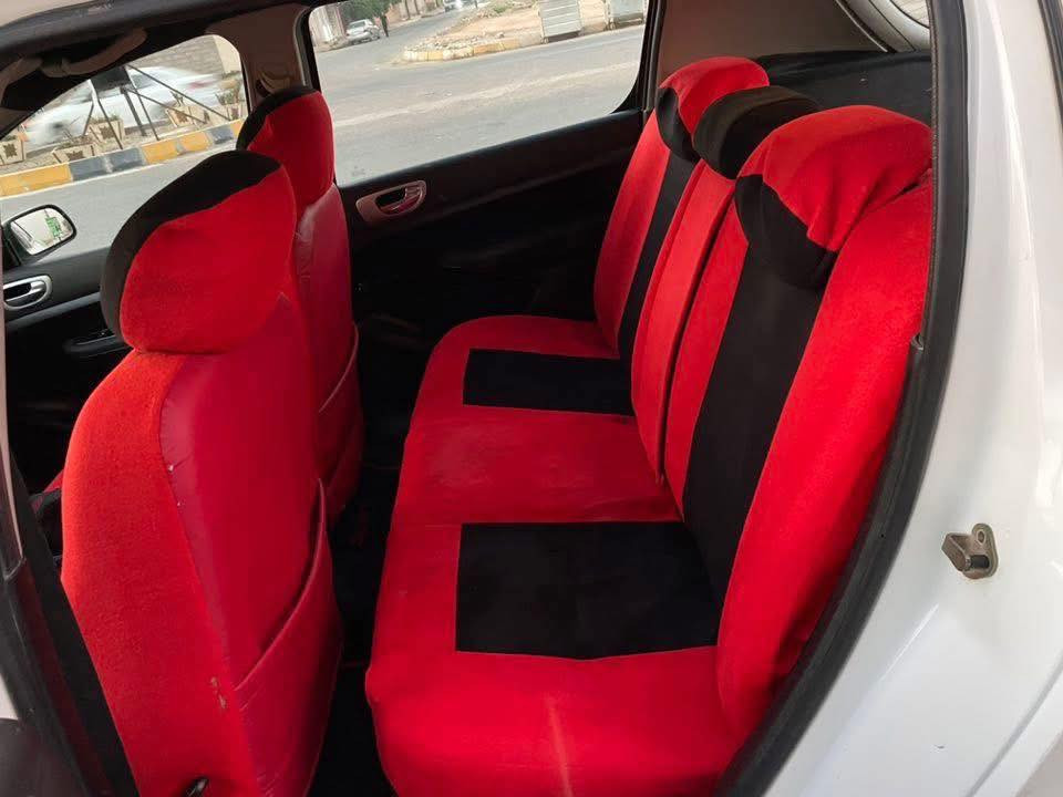 بيجو فرنسي 307/موديل2005
 تراي وين ميعجبك 
كهربائيات كلها بلادية 

صبغ بلادي عدة باب عكس السايق مصبوغه 
السيارة بأسمي تحويل ثاني يوم مشروع وطني 
السيارة عليها ادامة كاملة كلشي متصرف عليها 
السعر 49 وبيها مجال رقم بغداد

مكانهة بغداد القادسية قرب ساحة قحطان
***********
