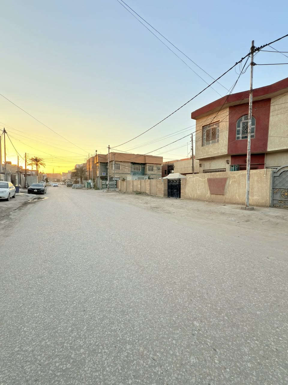 ⭕️دار مع مشتمل للايجار في حي الكرامة على شارع ابو سرمد مباشرة 

⭕️مفصولات بالبناء 

⭕️البيت يحتوي على صاله وهول ومطبخ وثلاث غرف نوم ومجمع صحيات 

⭕️المشتمل بناء جيد يحتوى على صالة وهول ومطبخ وغرفة نوم والطابق الثاني يحتوي على غرفتين نوم 

⭕️سعر ايجار  الدار (مليون ومية) 
⭕️سعر ايجار المشتمل (٧٥٠) 

 
*نستقبل جميع عروضكم السكنية 🏠 والتجارية 🏡 بكافة مناطق الحلة 
……………………………..
للمزيد من المعلومات

مراجعة مكتب بابل الكائن في شارع ٦٠ مقابيل حلويات ريف دمشق او كراج ناجي كماش سابقاً او الاتصال ☎️ 

***********ابو احمدالاسدي  
***********احمد الاسدي
***********امير الاسدي
