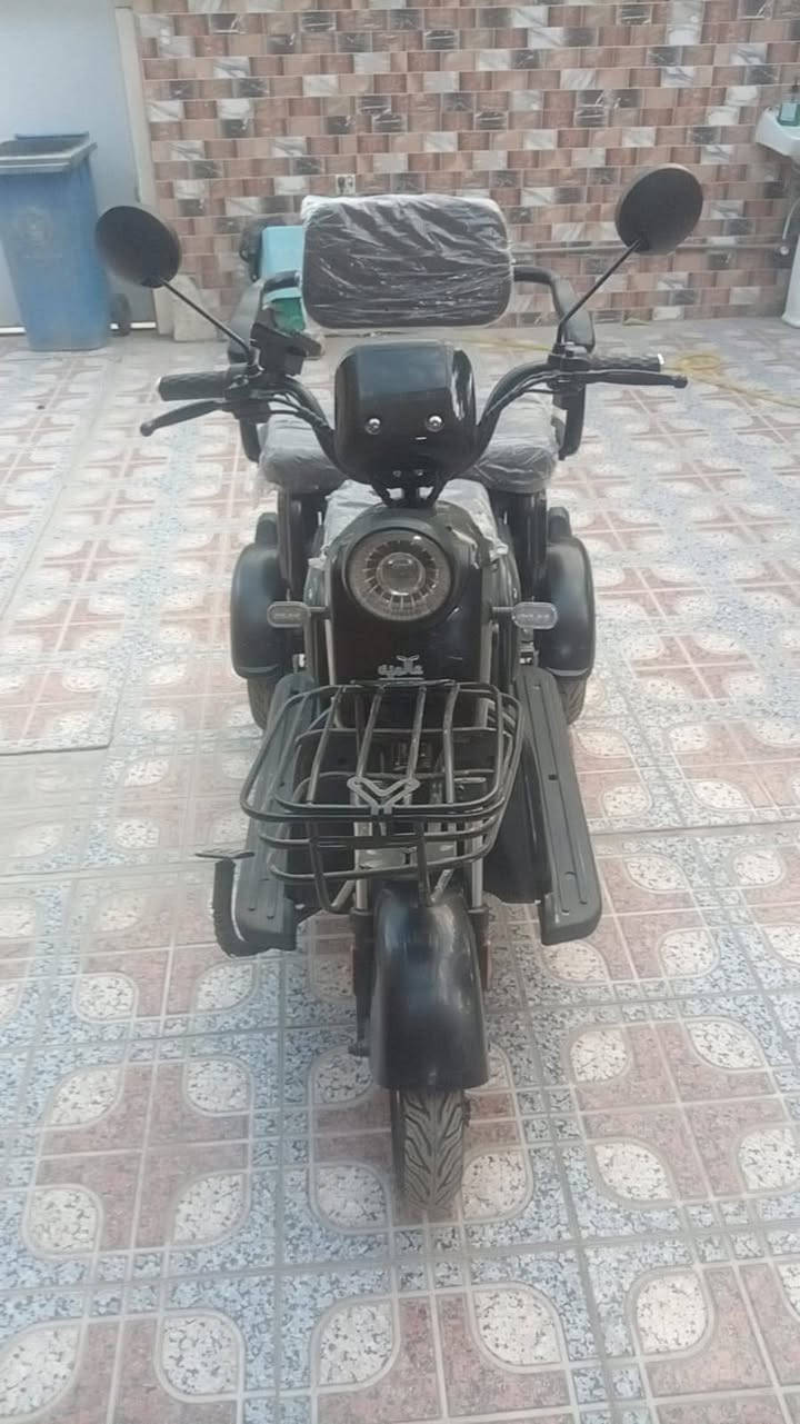 سلام عليكم دراجه شحن للبيع مال ذوي احتياجات خاصه او كبار في سن دراجه الجديده مستعمله اقل م̷ـــِْن يوم واحد. بيه تلث مقاعد . نضاف كلش شلعه بيها و 4 سرعات شحن متصرف خمس بطاريات  سعره 900 وبيها مجال مكانه بغداد حي الجهاد      ***********
