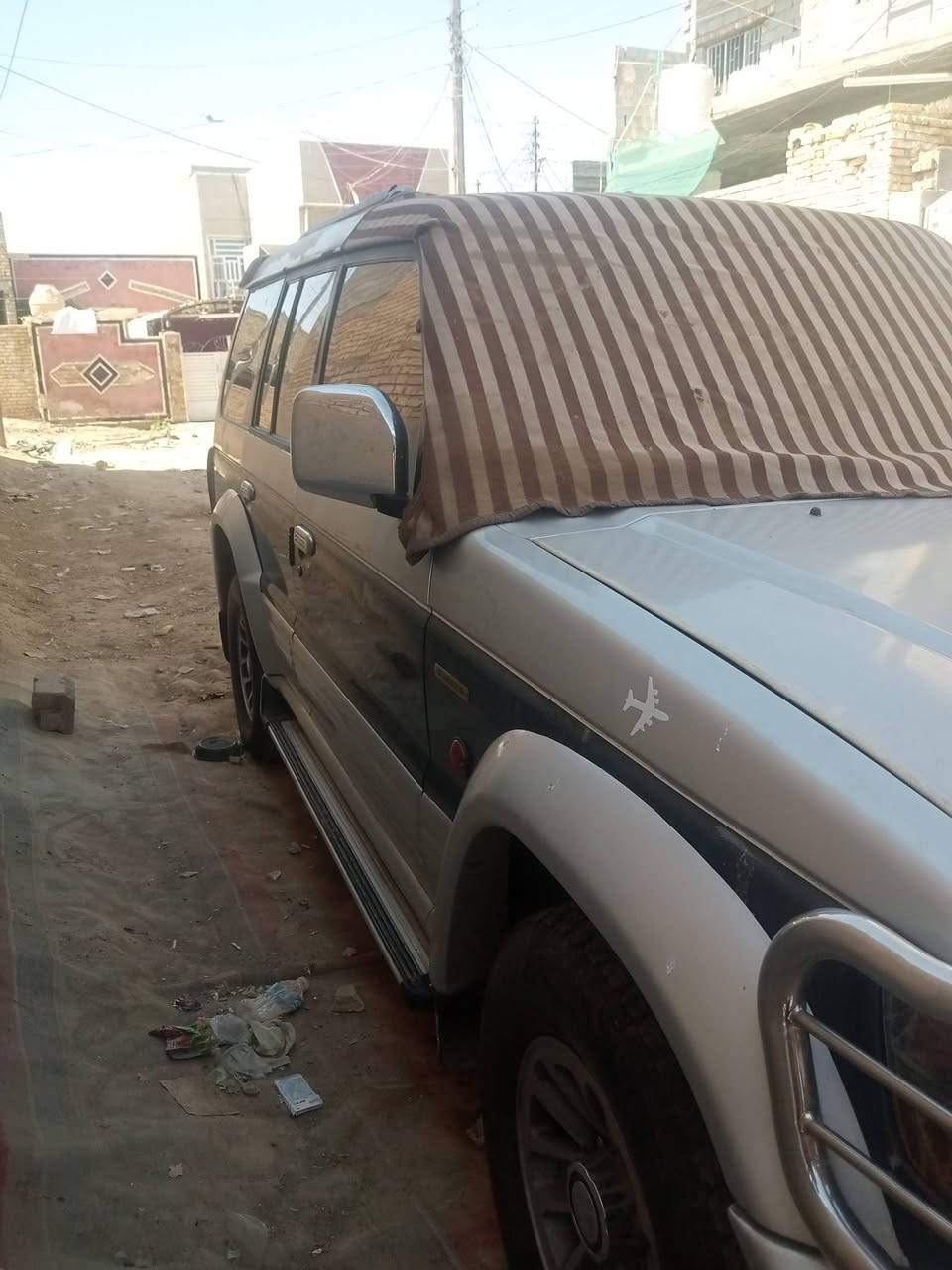 السلام عليكم باجيرو موديل 95تبريد شغال هزه 26 بس محرك لاطش55سعر بيهامجال الشراي تخم تاثيرات جديداستفسار يتصل***********
