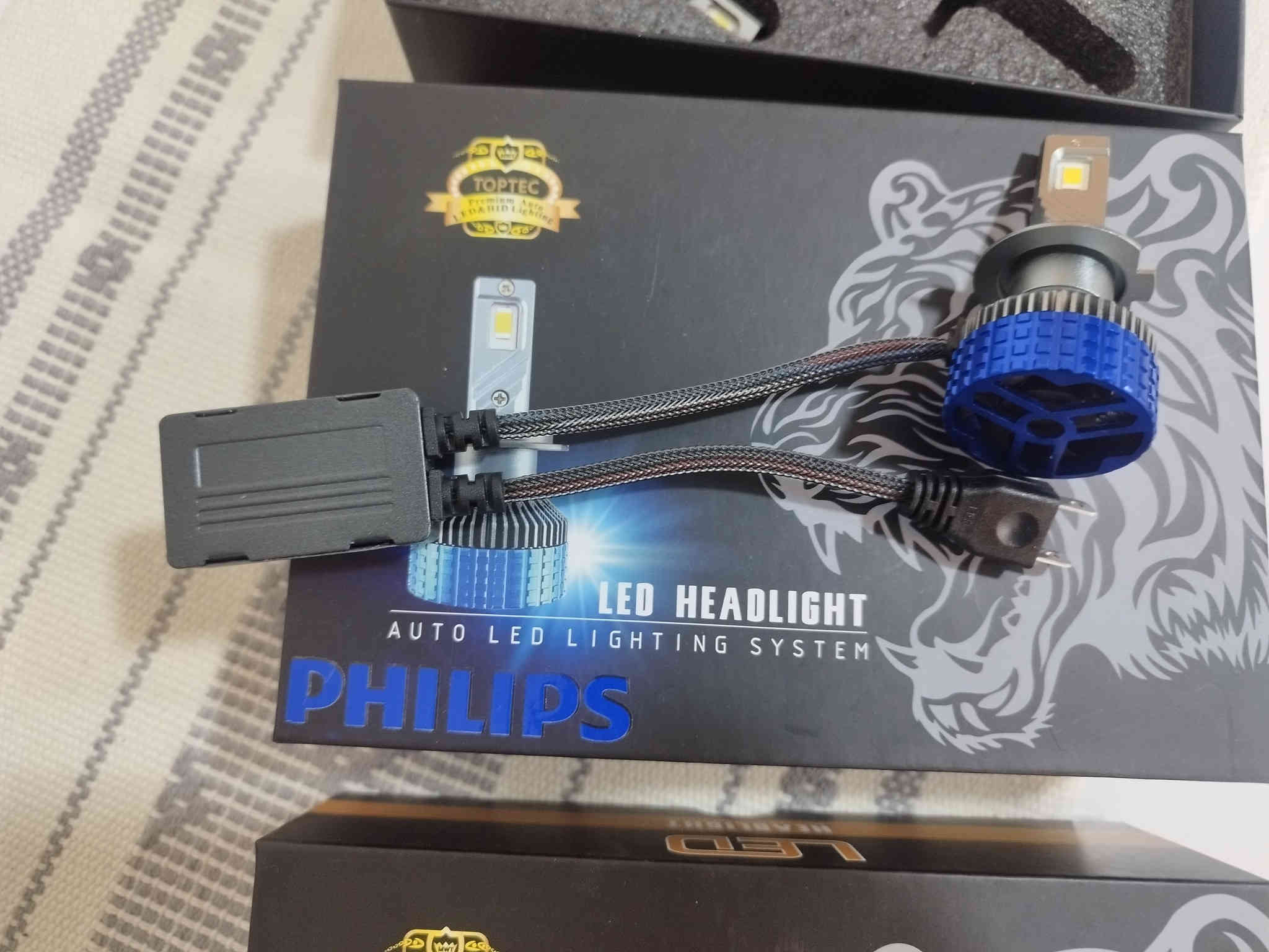 LED  جميع انواع السيارات
ماركة فلبس كوبي وليس هولندي 
ماركة اوسرام 
متوفر ايضا ، الفهد الذهبي والفهد الاسود ، M8 الاصلي 70 واط 
عدسات متغيرة الالوان 
جملة ، مفرد 
عروض خاصة إلى أصحاب المحلات التجارية 
موقعنا السنك  💯 الفرع الاول نهاية شارع مجمع الغفران 
     الفرع الثاني قرب سوق الوزان 

*********** واتساب 
متوفر توصيل مجاني لجميع المحافظات
