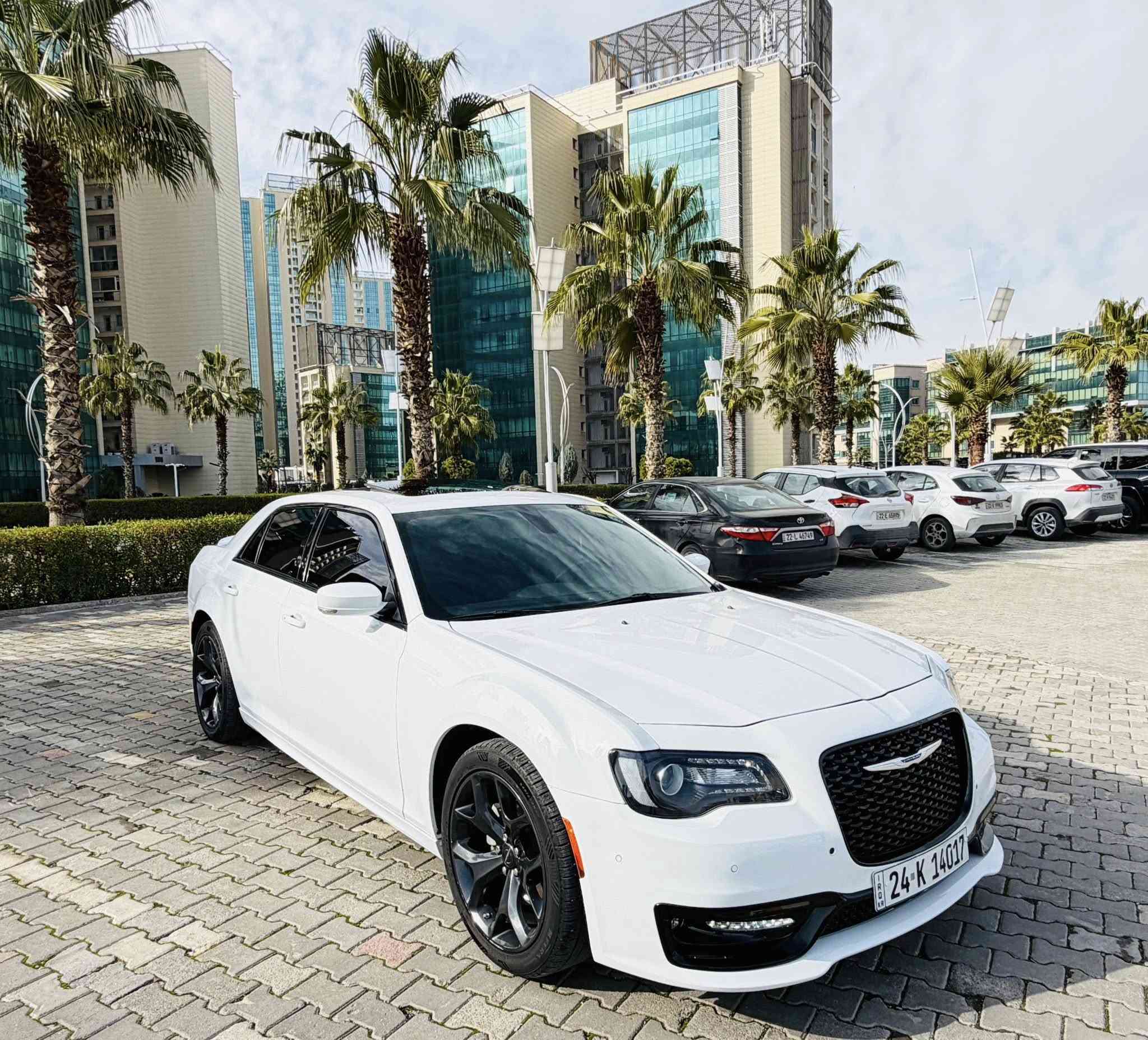 سلام عليكم اوباما 2022 كلين تايتل بدون حادث بلعراق بيه صار تعديل بارد قليل بلجاملغ الخلفي فقط ماشي 39 فول مواصفات 300S سعره 330 وبيه مجال ***********
