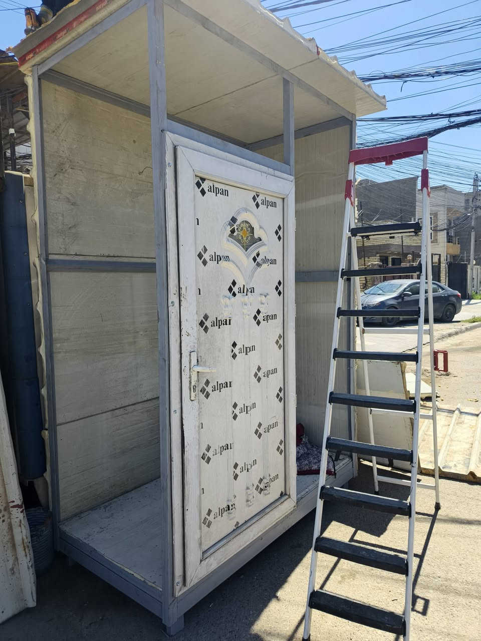 السلام عليكم مستعدين نغير نضام المولدات بتحويل الموقع بل كامل وتوزيع الحمل على بوردات خارجيه ونخلصك من الهوسه الي بلشارع ويصير نضام بوردات كل الي على صاحب المولده هو توفير البوردات والضفيره والباقي علينه تنصيب البوردات ولحيم الهياكل علينه مد الضفاير علينه ونصب الاعمده علينه ونقل الجوزات والاسلاك مال مشتركين هم علينه بس اوكف من رخصتك لا تكلي هاي الشغله سهله واي واحد يجي يشتغلها لا عزيزي الشغل صعب وتعب للمو خبره وللمامشتغل هاي المرحله احنه مشتاغلين بهيج مجال وشغلنه مصور ومثبت والحمد لله امكانيه عاليه بهيج امور وحته نكدر نساعدك اذا كان عندك معارضين على نصب البوردات راح نختارلك مكان تنصب بي وانته مرتاح وخصمك ميكدر يفك حلكه لان مراح تأثر علي وكل هاذ بلا مقابل بعد ما نختم الشغل ونحول جوزات المشتركين والعالم ترتاح وماكو احد عنده نقص راح تبقه الوايرات الي رايحه للمولده هاي راح تصير من نصيبنه مقابل التعب والجهد الي بذلنا كون على ثقه وتواصل وياي واني بخدمتك راسلني واوثقلك المواقع الي شتغلناها صوره وصوت وما انصحك تنطي الشغل الياهو الجان لان توجع راسك *********** ابو محمد
