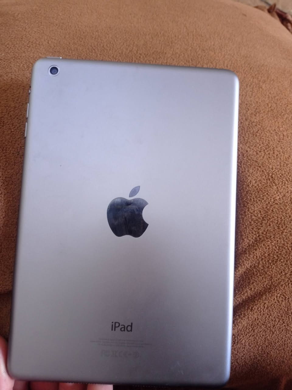 ايباد للبيع سعره 70 وبي مجال مكاني بغداد اليوسفيه خاص مفتوح  و اتساب ***********
