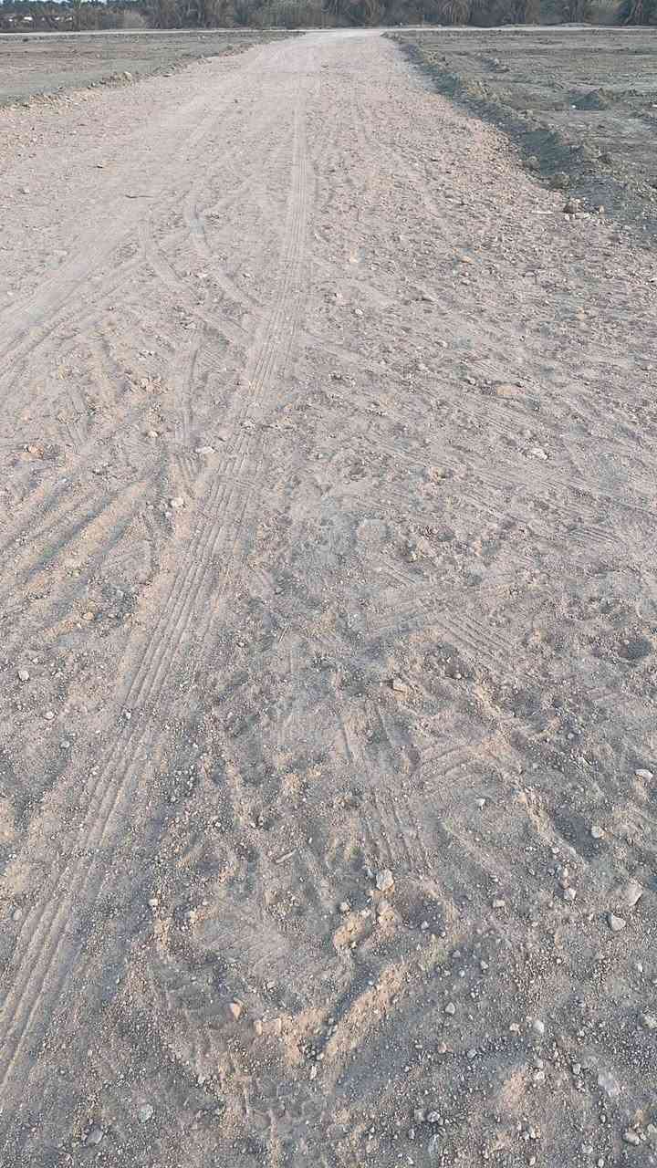 قطع اراضي زراعية للبيع في حي الشموع قرب شارع 30
 عرض الشوارع ١٠ متر 
مكان حلوا وسكني 
خدمات قريبة 
اسعار مناسبة  
⏺️للاستفسار الاتصال على الرقم ***********
