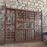 شبابيك عدد اثنين للبيع بعدهن فصال جديد ما مستخدمات  1. العرض 1.5 طول 2...