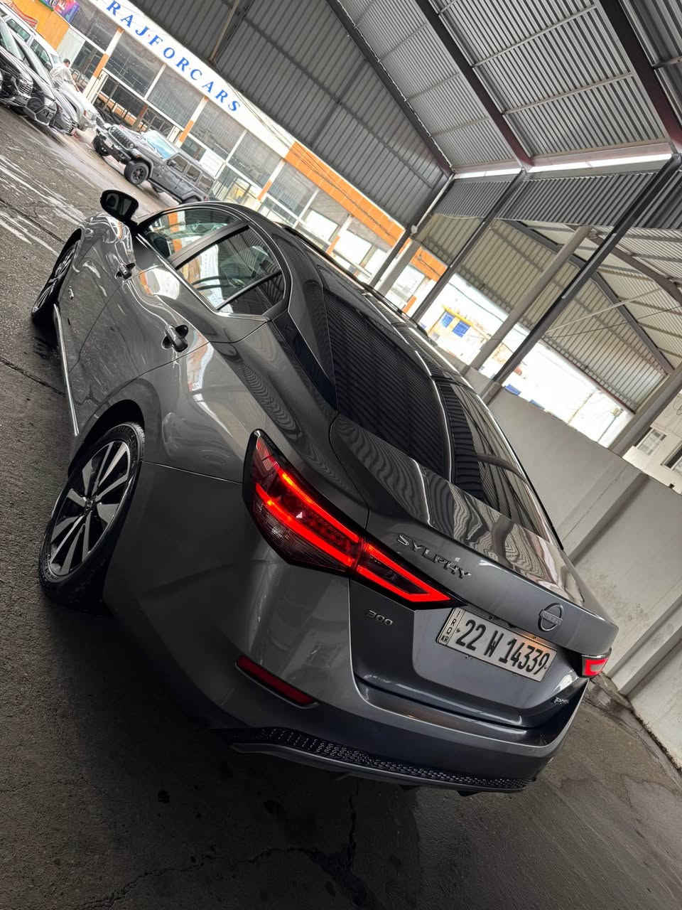 نيسان سينترا سيلفي موديل ٢٠٢٣ صفر شركة  مهند سيارة بدون دعم بدون صبغ بدون تعديل سيارة هايبرد و بنزين سيارة فول مواصفات شاشة كبير كير كوبرا داخل قيسي سلايد بصمة و شغال سعر سيارة ١٦٠ ورقةمكان دهوك *********** دهوك, العراق
