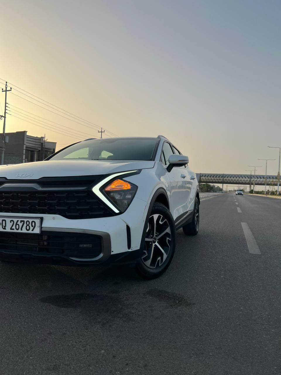 كيا سبورتاج إكس-برو (Kia Sportage X-Pro) الفئة المخصصة للطرق الوعرة،  مع وضعيات قيادة مخصصة. تميز بهيكلها الرياضي

نوع المحرك: 4 أسطوانات سعة 1600 لتر (توين تيربو ).القوة: 187 حصاناً. عزم الدوران: 243 نيوتن متر 

ناقل الحركة: أوتوماتيكي من 8 سرعات.

نظام الدفع: دفع رباعي قياسي (AWD) مع نظام قفل 

عجلات رياضية (ويل)  قياس 17 بوصة.

مصابيح أمامية وخلفية مميزة بتقنية LED.

نظام تعليق مرتفع ومعزز لتحمل الطرق الوعرة والغير معبدة.

مقاعد من الجلد الصناعي الفاخر مع إمكانية التدفئة والتهوية.

مقاعد أمامية قابلة للتعديل كهربائياً مع دعم للقطنية.

شاشات عرض مزدوجة متصلة (لوحة العدادات ونظام الترفيه).

دعم كامل لتطبيقات الهاتف الذكي عبر أبل كاربلاي (Apple CarPlay) وأندرويد أوتو (Android Auto).

شحن لاسلكي للهواتف ونظام صوتي فاخر (مثل Harman Kardon).

نظام إضاءة محيطية ونظام تكييف هواء أوتوماتيكي ثنائي المناطق. 

كاميرات محيطية بزاوية 360 درجة لسهولة الركن والمناورة.

نظام التحذير من النقطة العمياء وتجنب الاصطدام الخلفي.

مساعد البقاء في المسار ونظام تثبيت السرعة التكيفي.

نظام الفرملة التلقائية في حالات الطوارئ مع 

كيا سبورتاج إكس-برو (Kia Sportage X-Pro) الفئة المخصصة للطرق الوعرة،  مع وضعيات قيادة مخصصة. تميز بهيكلها الرياضي*********** اومراوس بكورلاشرط هايبرد السعر190وبيها مجال

كيا سبورتاج إكس-برو (Kia Sportage X-Pro) الفئة المخصصة للطرق الوعرة،  مع وضعيات قيادة مخصصة. تميز بهيكلها الرياضي الفلوجة, الأنبار
