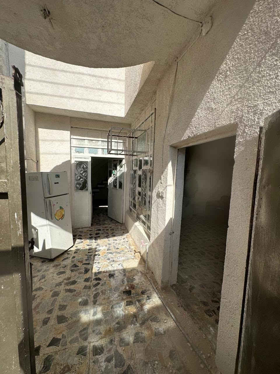 دار للبيع مساحه ٧٥ متر واقع حال ٨٠متر طابق واحد قرب مستشفى التركي مقابل مدرسه احمد راضي على شارع عريض والبيت ركن موقع كلش حلو للاستفسار الاتصال على الرقم ***********
