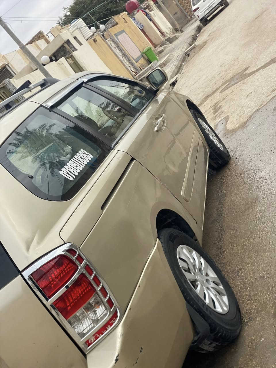 سلام عليكم اخون كيه سيدونه مديل 2008 امريكي ضربته بلجاملغ الخلفي شبر السياره كير مكينه حداديه طخم تاير كله جديد السياره جاهزه مال جناي مكينه 3800 كراسي محور ٩ ويه السايق محوره بيه منضومه مالت غاز 80 لتر العنوان السماوه قضاء الخضر انتصل وبيك خير وتدلل السعر خاص مفتوح *********** حمود الغزي
