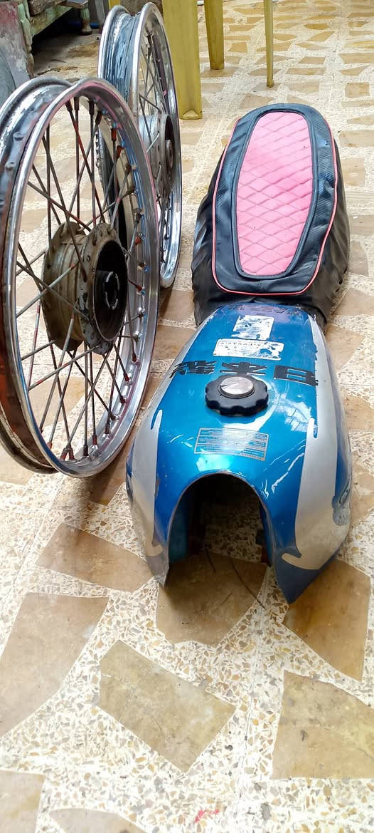 السلام عليكم غراض موطور ابراني للبيع غراض نظيفه تقريبن نضافه 75٪ شي مرتب ودرجه اولى اطلب سعر عجبني ابيعك مكاني موصل حي عدن ليتواصل ع رقم ***********
