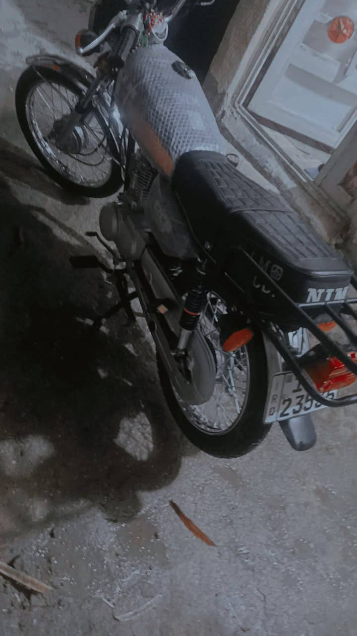 سلام عليكم ربعه كير مديل26  سعر1600وبي مجل رقم نكليزي  مكان كربلاء حي البعث 
***********
