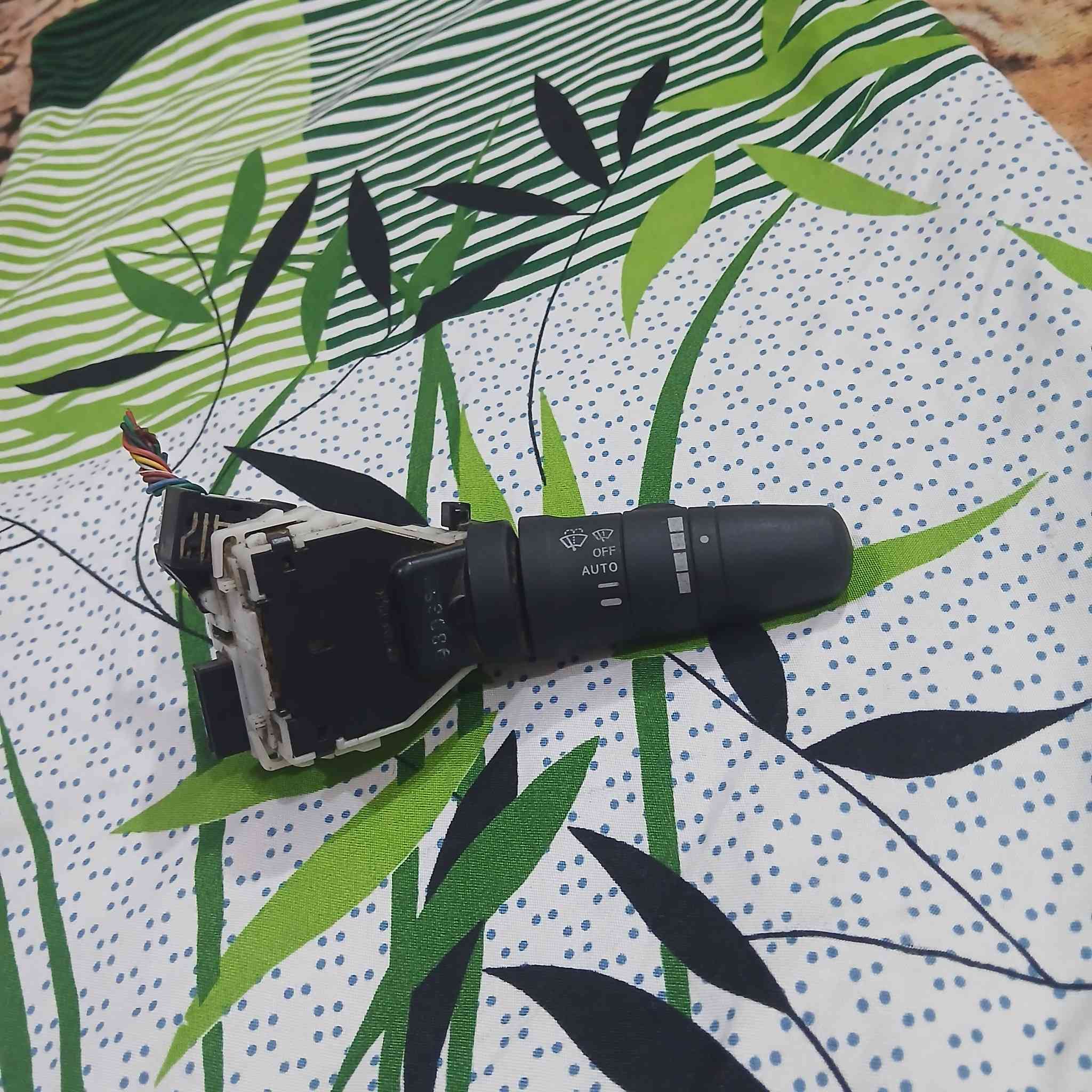 سلام عليكم يدات ماسحه او اشاره نيسان فيرسا تيدا البيع 
سعر تك 15 الف
سعر زوج 25 الف
يوجد خدمة توصيل لجميع المحافظات العراق 
رقم واتساب 
***********
