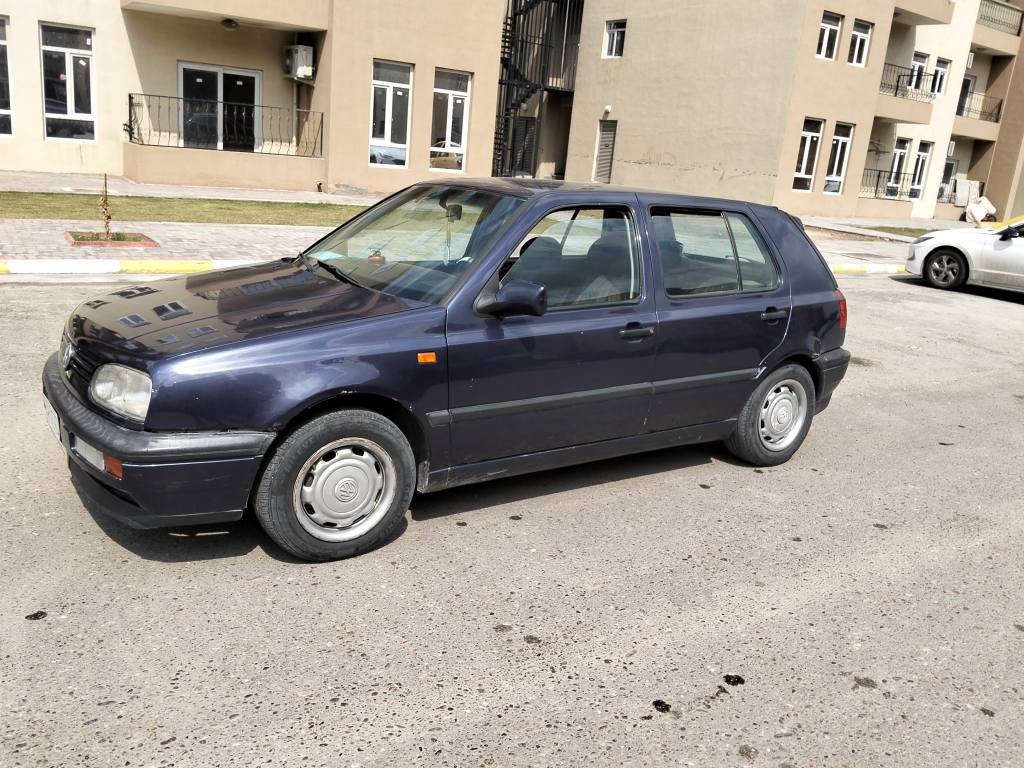 (السعر 44)السلام عليكم كولف موديل 1994 وارد يابان مكينه 2000 كير اوتو السياره مصبوغه عام جماليه  وصبغ مرتب و حلو لا شخوط و لا جراد كشرهة كلش حلو داخل نضيف مبي شي ميشتغل السياره مكينه و كير و تبريد فول صدر امامي خلفي جديد سياره جاهزه من كلشي يعني تراي مفتوح و بلاديه مو ملزكه مبدل الهة قبل سبوعين منضومه مي كامله راديترات و جوينات و مي اخضر زيتي اصلي يعني انسه حماوه مجهزهة للصيف  و تبريد ثلج بعز الصيف و حماوه ربع السياره اليشتريهة مجهزهة مبيهة مصرف ربع دينار سعرهة 44 بيهة مجال قليل مكانهة بغداد الغزاليه للاتصال *********** بغداد, العراق
