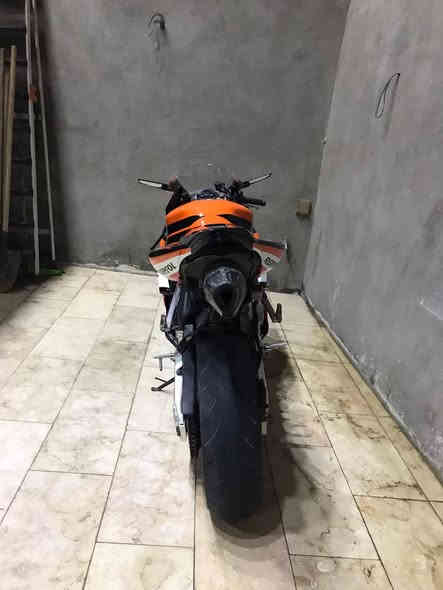 السلام عليكم
دراجة cbr 1000rr للبيع الدراجة شوفه عينك نضيفه وتخبل نصبه وشكلها مرتب والدراجه على شرط 1.2.3 بطناش تاكل الگاع اكل معدل فول شلعه فول خير من الله الدراجة بيها ملاحضات بسيطه اني مافارغلها جان سويتها والله وذني الملاحضات اخصمهن من سعر الدراجة تجي تفحص وتشوف وتقتنع ياله ممشاهه 81الف  وانشاء الله مارجع واحد ماراضي سعر الدراجه 27 وبيها مجال مكاني بغداد محموديه 
رقمي :***********
