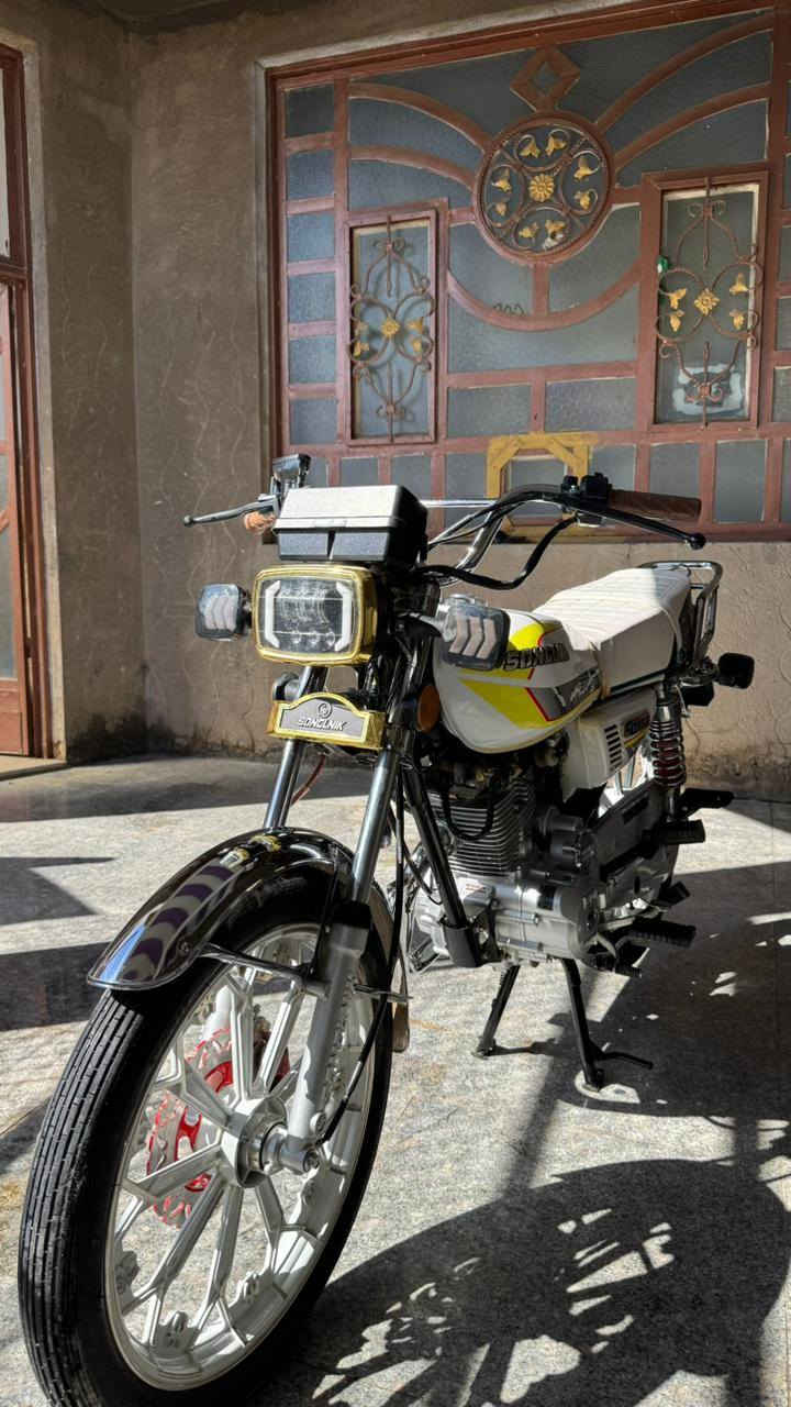 السلام عليكم اخوان دراجه للبيع
النوع سيفان
الموديل 2025🔥
مكاني،، الديوانية 🏛️
الدراجه جديدة افحص وين ما أتريد افحص مكينه كفر شاصي شتريد تفحص افحص
صار شهرين و٧تيام طالعه من الوكيل
رقم الهاتف ***********
٧٥٠ وبيها مجال
