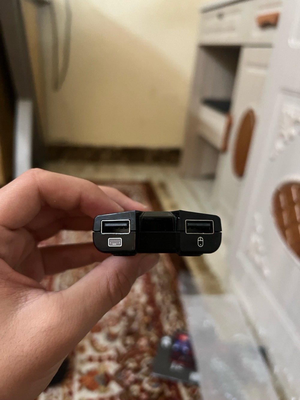 السلام عليكم بيع ماوس وكيبورد ماوس R8 اضاءه ليد متغيره كيبورد ريد دراكون فز اضاءه ليد متغيره وياه ملحقاته وقطعه تربط الماوس ول كيبورد عله البلي يجي بيه منفذين تايب سي و 3 منافذ يو اس بي سعرهن كلهن ب75 وبي مجال 
رقم الهاتف (***********)
العنوان بغداد حي القاهره
