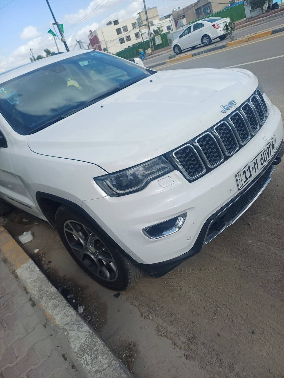 جيب لمتد بلاص 
٢٠١٩ 
خليجي 
٣ شاشات 
بانوراما 
تخم تاير جديد
ماشية ٨٣ الف
كير مكينة ما مفتوح 
مواصفات لمتد بلاص معروفه 
رقم بغداد انكليزي بأسمي هزه جديده مكان السياره بغداد الطالبيه او جميله 
٢٦٥ $
***********
