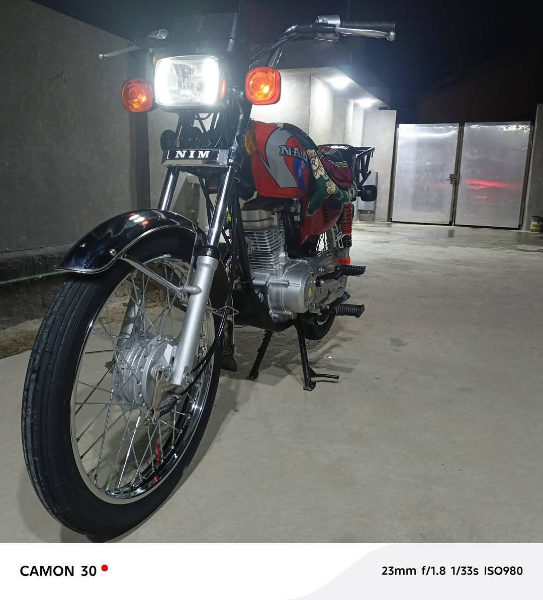 السلام عليكم  دراجه موديل 26 دراجه شبه شلامجه صارلها 20يوم من طلعت من الوكيل دراجه مو مفتوحه مكان الحمزه الغربي السياحي للبيع والاستفسار خاص 
***********
