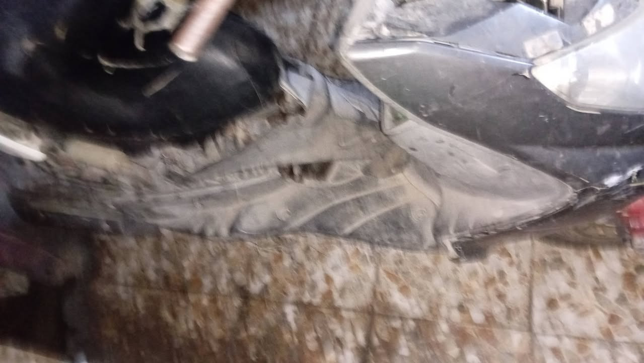 سكنس فحل كابريتر
بيها نواقص كدامك بل صور 
ابيعها كوم حديد


**إذا كنت صاحب هذا الإعلان وتريد حذفه لأي سبب، رجاءا أرسل رسالة إلى الدعم الفني**