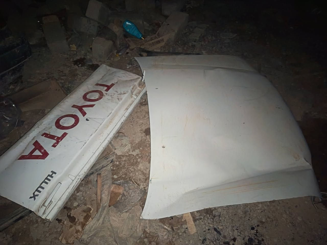 السلام عليكم غراض تفصيخ تيوتا  بنيد عايزه تصليح  ب200الف وباب بدي 2$ و ايبسي  سعره 125 الف 
و كير  عادي دفع رباعي مع العقل  سعره 750 الف

مكاني تكريت  ***********
