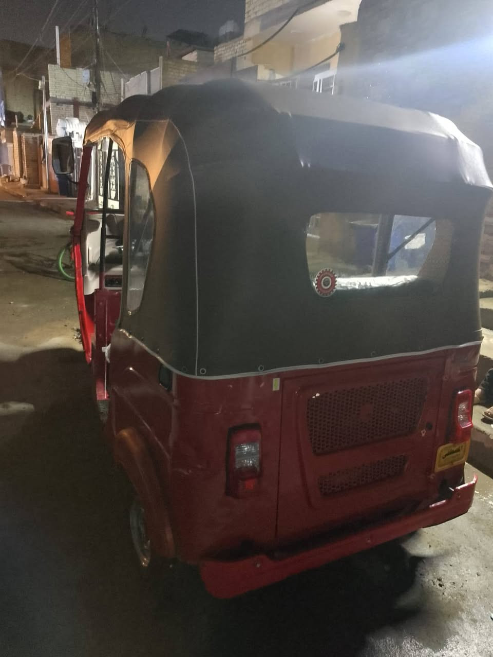 سلام عليكم اخوان تكتك 21 شهر 12 للبيع بكاني بغداد الشعب خابرني وبخدمتك رقم وسنويه نكليزي

***********
