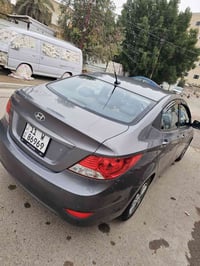 للبيع اكسنت موديل 13 ماشيه 90 الف وارد أمريكي  قطعتين صبغ ماشيه 90 الف...