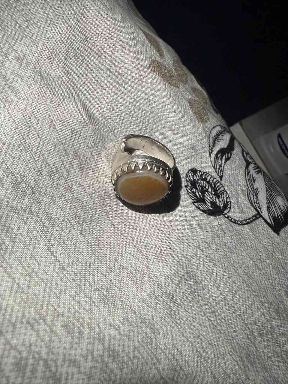 السلام عليكم جزع بقري اصلي فضه بحريني 1000 السعر ١٧٥  وبي مجال وشعندك مراوس نزل سوارات زناجيل


**إذا كنت صاحب هذا الإعلان وتريد حذفه لأي سبب، رجاءا أرسل رسالة إلى الدعم الفني**