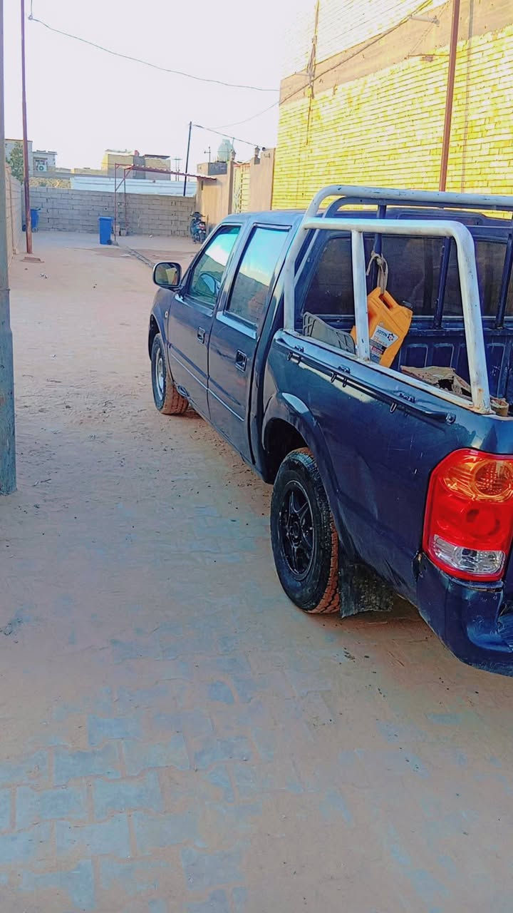 سلام عليكم بيكم شنكهاي للبيع موديل 2005سياره حلوه ونضيف استفسار اكثر على رقم ***********
