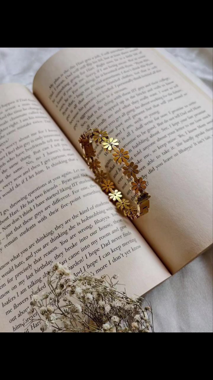 ✨ لمسة ذهبية تسرق القلوب ✨
إسوارة الورود الراقية بتفاصيل ناعمة ولمعة فخمة 🌼💛
تكمل أناقتك بكل مناسبة… والأجمل؟ سعرها فقط ٧ 😍
اطلبيها الآن قبل النفاد 💫


**إذا كنت صاحب هذا الإعلان وتريد حذفه لأي سبب، رجاءا أرسل رسالة إلى الدعم الفني**