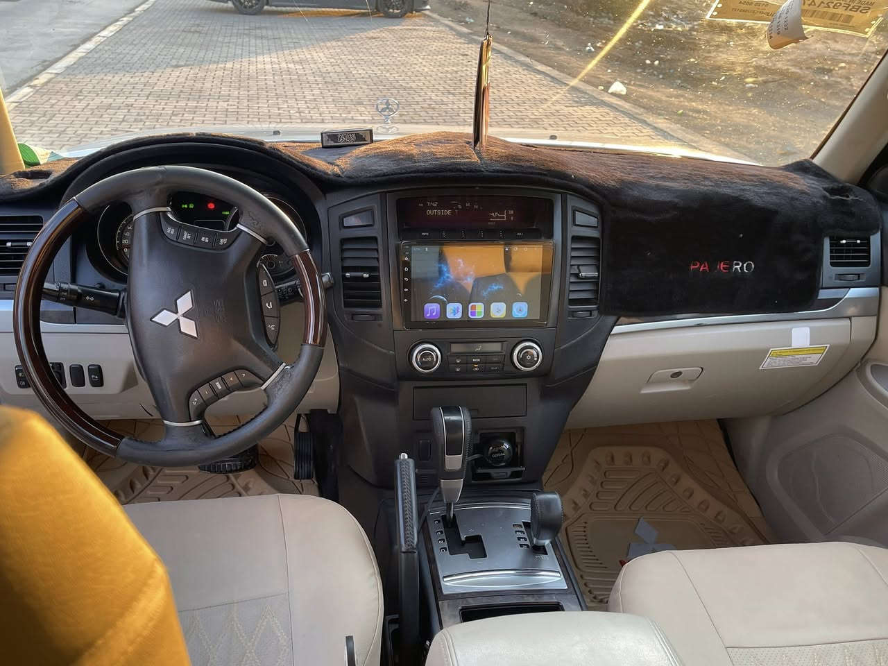 باجيرو ٢٠١٠
مكفوله كفاله كير ومكينه وحداديه وكشر نظيفه كلش احله من الصور الرقم الجديد مداور ثاني يوم السعر 150 وبيهة مجال قليل 
للستفسار الاتصال 
***********
