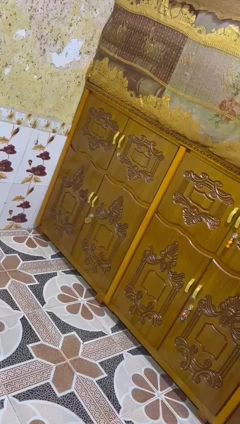 سلام عليكم أخوتي
مكاني ذي قار قضاء جبايش 

🌟بوفيه جديده صايرلها 15 يوم من سويتها كلش ثكيله وخشبها من هاذه نوعيه زينه🌟 طولها 3 أمتار رتفاعها أكثر من متر ونص بيها 12باب سعرها 550 💵 وبيها مجال ان شاءالله ألي أله رغبه بيها يتفضل خاص[ ***********]👇👇👇👇👇👇
