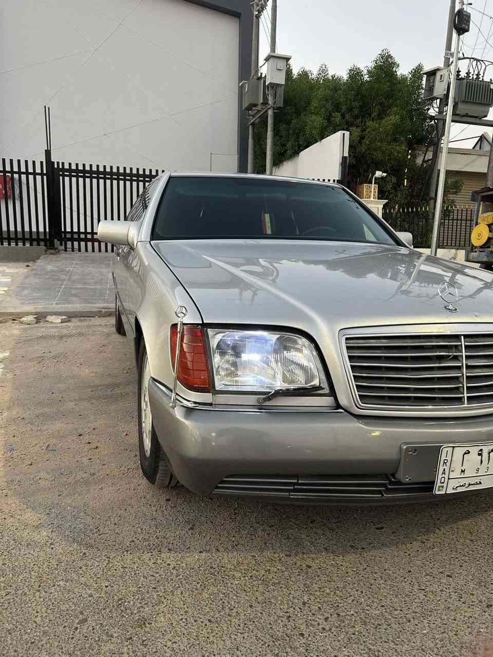 السلام عليكم 
للبيع او مراوس حسب القناعه 
مارسيدس 300 S شبح
موديل 1992 
مواصفات 
دبل جام 
جام كهرباء 
مري شفط 
كشنات كهرباء 
تبريدها ثلج قطعتين 
ماسحات لايت 
فتحة سقف 
آريلات كهرباء 
لايتات زينون
السياره جديده بمعنده الكلمه 
السياره كلها بلاديه 
كسر محرك بلادي 
ماشيه 200 الف 
التحويل ثاني يوم 
السعر 110 وبي مجال بسيط 
مكان السياره الفلوجه 
للاستفسار ***********
