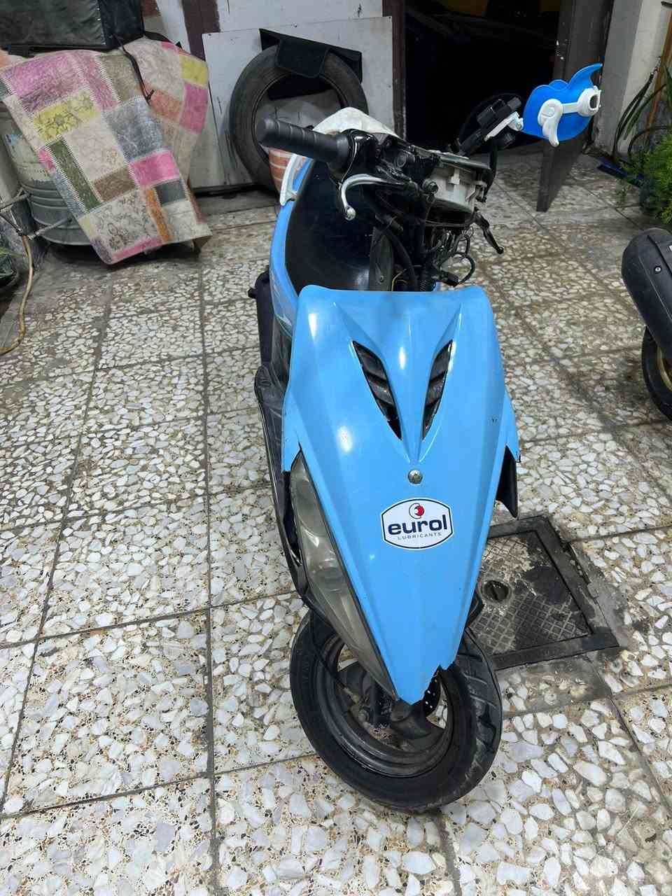 ماكس مضلع للبيع
مكينه مكفوله
الدراجة شغاله
كفراتها بلادي بس الكفر الكدام تعبان 
المازده الفوك موجوده

نقوصاتها بسيطه 
 سلف محترك / شغاله من اول هندر

سعرها 500 وبيها مجال

مكاني بغداد حي القاهرة


**إذا كنت صاحب هذا الإعلان وتريد حذفه لأي سبب، رجاءا أرسل رسالة إلى الدعم الفني**