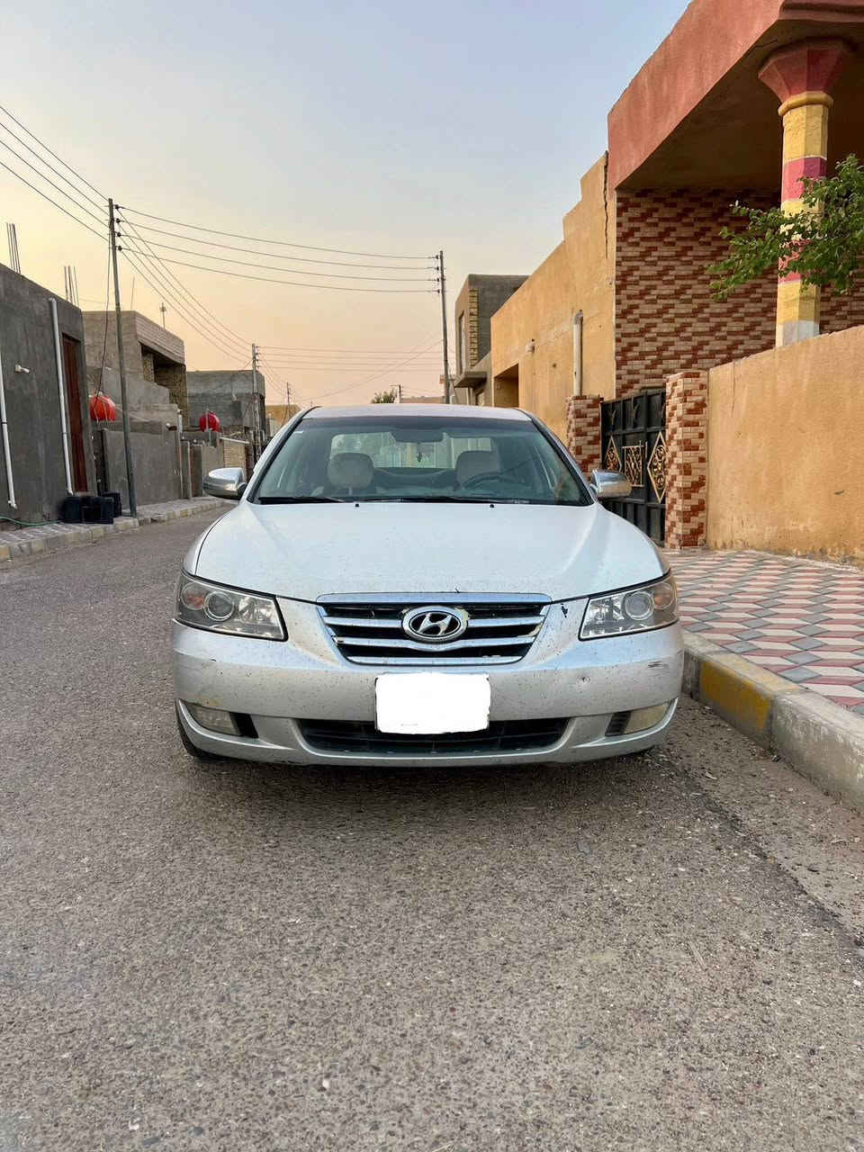 السلام عليكم للبيع موديل 2007 وارد كوري بيهة طخه الجاملغ الخلفي موضح داخل اسود مكينه وگير جدد توني شادهن ومنضومه تبريد كامله جديده تخم تاير شاد حداديه امامي خلفي جديده السعر 83 وبيهة مجال للاستفسار هذا الرقم 
***********
