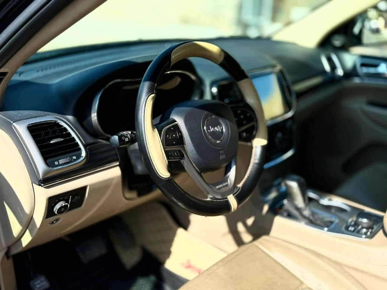 السلام عليكم
كراند شيروكي ٢٠١٩ لمتد
رقم بغداد بأسمي السيارة ماشية ٥٣ الف ميل قابل للزيادة حجم المحرك ٣٦٠٠ مكفول هوة والكير من الفتح او التصليح
وارد امريكي بدون ايرباك بدون شاصي بدون ضرر داخلي الضربة جدا خفيفة طرف البنيد الجهة اليمنى الجاملغات الامامية مفتوحة بامريكا السيارة فقط البنيد مصبوغ صور الحادث والسونار مرفوقة
مواصفاتها فول
فتحة
بصمة
تشغيل عن بعد
انطفاء ذاتي عند التوقف لتقليل الاستهلاك
تحكم ستيرن كامل
ماوس تحكم وضعيات القيادة
رادار جانبي ورادار خلفي
صندوق كهرباء
تحكم كشنات كهرباء
كشنات جلد تدفئة كشنات مع تدفئة ستيرن
خزن كرسي ميموري
هيتر بالمري
شاشة كبيرة 
تبريد امامي وخلفي
اشاير بالمري لايت زينون بلادي
السعر ٢٣٥ وبيها مجال بسيط جدا
المكان بغداد باب الشيخ ***********
