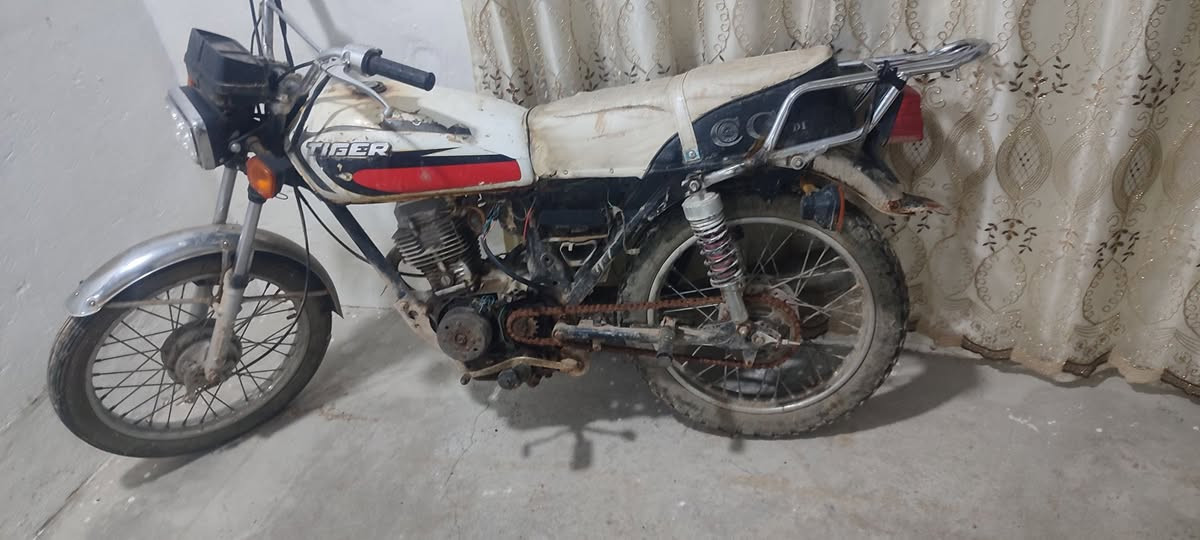 سلام عليكم ماطور تايكر 2019 للبيع سعر 175 بي مجال شي قليل بيع مستعجل ***********
