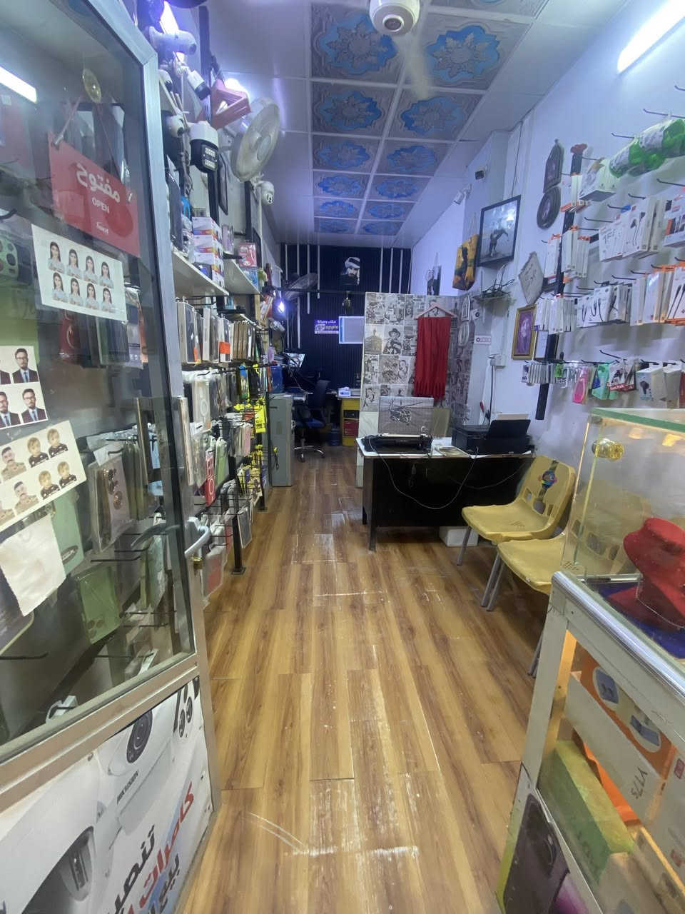 فرصة استثماريه في بابل 🔥🔥🔥
محل للبيع في الحله  منطقة الكراد (باب الحسين بعد عن المسطر 500 متر )
محل موبايلات جاهز وكمل من كل النواحي 
تبريد جديد 
ديكور جديد 
كلشي بي جديد ومتعوب بي كما موضح بالصور 
الله شاهد عتبت المحل كل خير وبركه 

سبب البيع اني عسكري والعمال كليوميه واحد مبطل خبلوني فقررت ابيعه المحل خير من الله بي شغل ومثل ميكول المثل ( عينك على مالك دوه )
السعر هوه والغراض اسلمه مفتاح 3 ملايين 
غير قابله للتفاوض 
بالنسبه لايجاره 175 الف 
للاستفسار اتصل ***********
