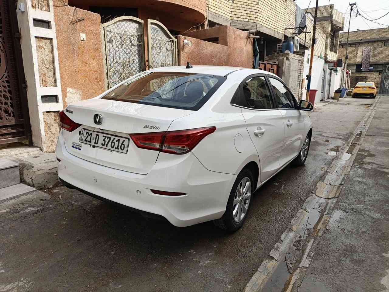 شانجان مديل 21 ماشيه 74 بيه مبدل بنيد ودعاميه اماميه وبيه بارد باب خلفي سعر80 ورقه عنوان بغداد بلديات متواجد واتساب ***********
