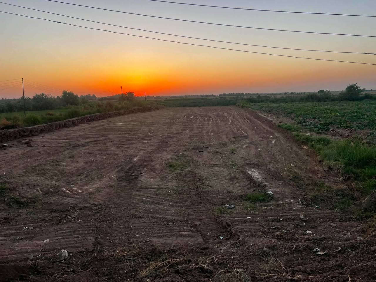 سلام عليكم البيع أرض زراعيه طابو تحولي طابو العزيز يه  شاطيه دونم واحد واسط العزيزيه منطقة دير الوسط تصل دلل #***********#***********
