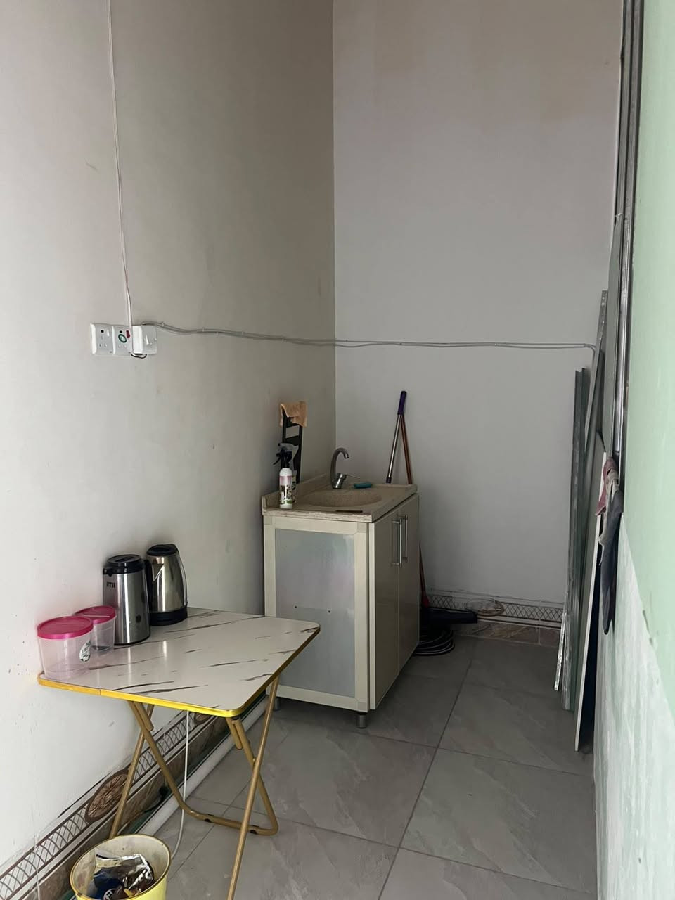 السلام عليكم
🔻مكتب هندسي للبيع 
للبيع مكتب هندسي ويرهم اضافة مكتب عقار  في [الفوجة /حي التأميم / شارع ٦٠ مقابل مول النسيم ]، موقع مميز ومساحة [8*4.5 ]، مجهز بالأثاث والأجهزة المكتبية اللازمة للعمل. جاهز للاستثمار مباشرة فقط راح يكون عليك تدفع الايجار ٢٥٠ الف . السعر [٥ مليون ] قابل للتفاوض. 
للاستفسار والتواصل
***********
