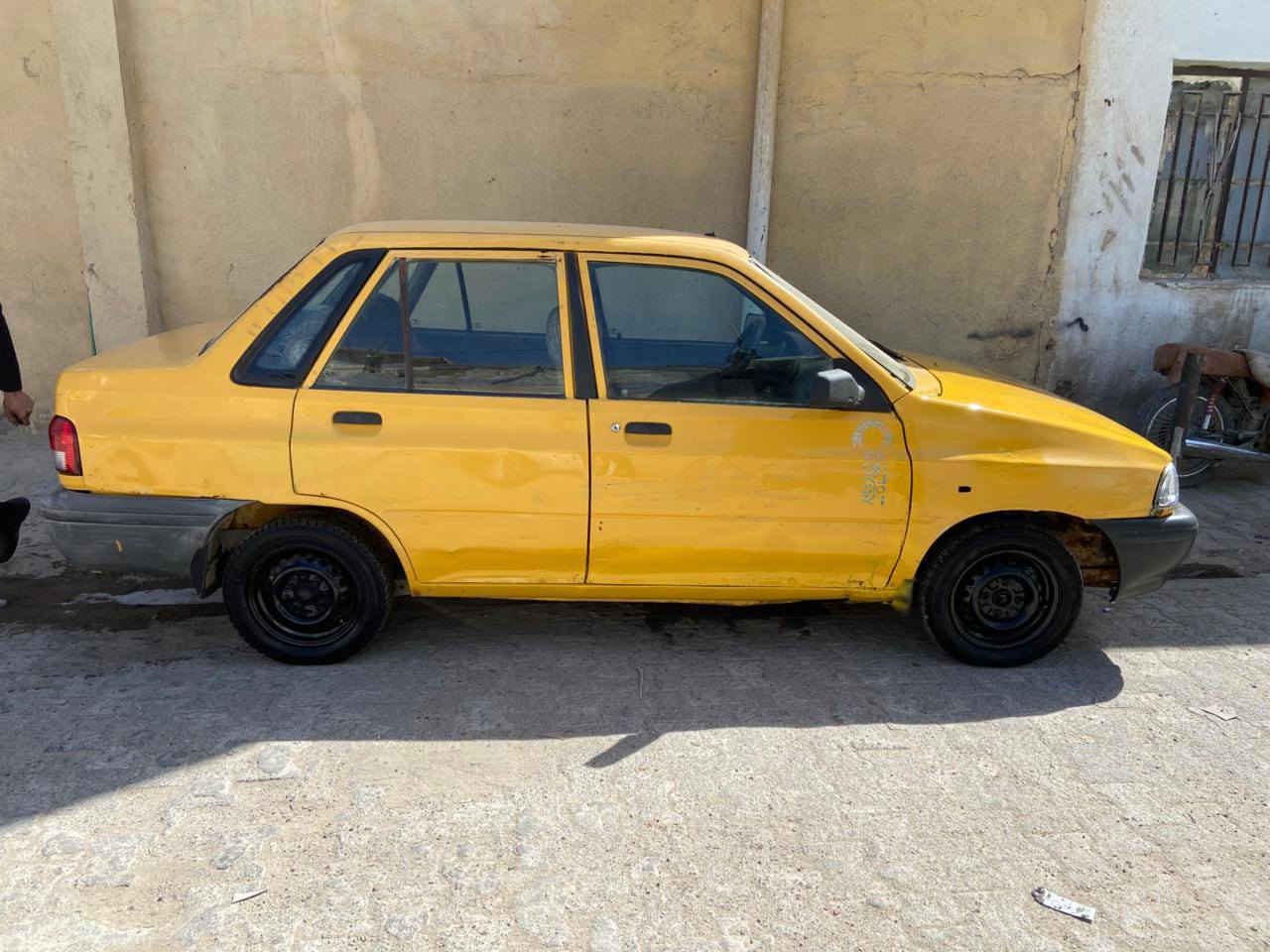 السلام عليكم سياره سايبه للبيع مديل 11كير ومكينه نضاف المكان نجف سعر 10 ***********
