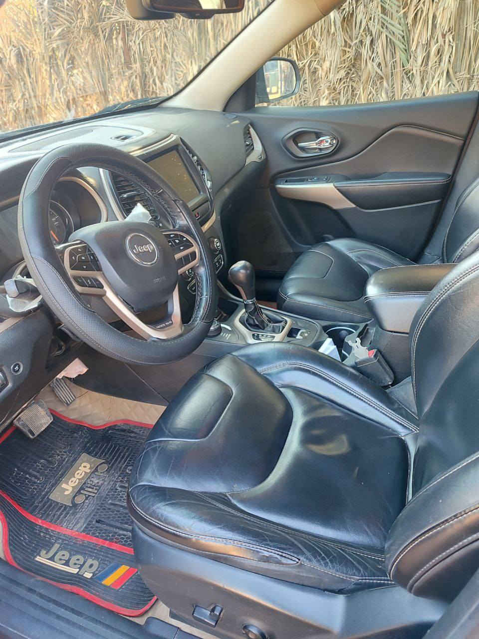 السلام عليكم جيب بزون ٢٠١٨ مكينة أربعة سلندر لمتد رقم بغداد مواصفات كاملة ما عدا الفتحة مكانها في بغداد السعر ١٢٨ ورقة رقم الهاتف ***********
