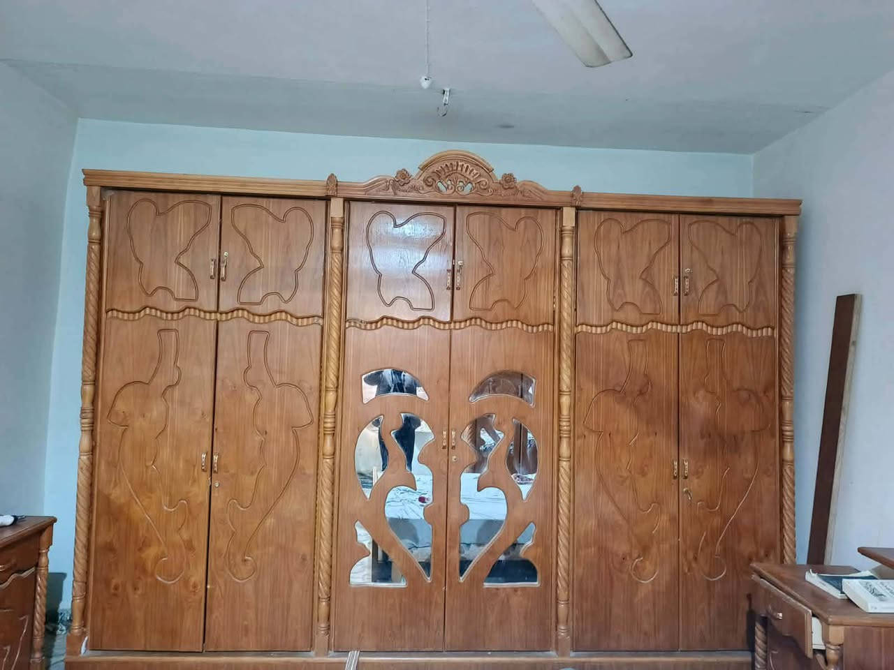 السلام عليكم غرفه النوم تسكام السعر مليون ونص وبي مجال***********
