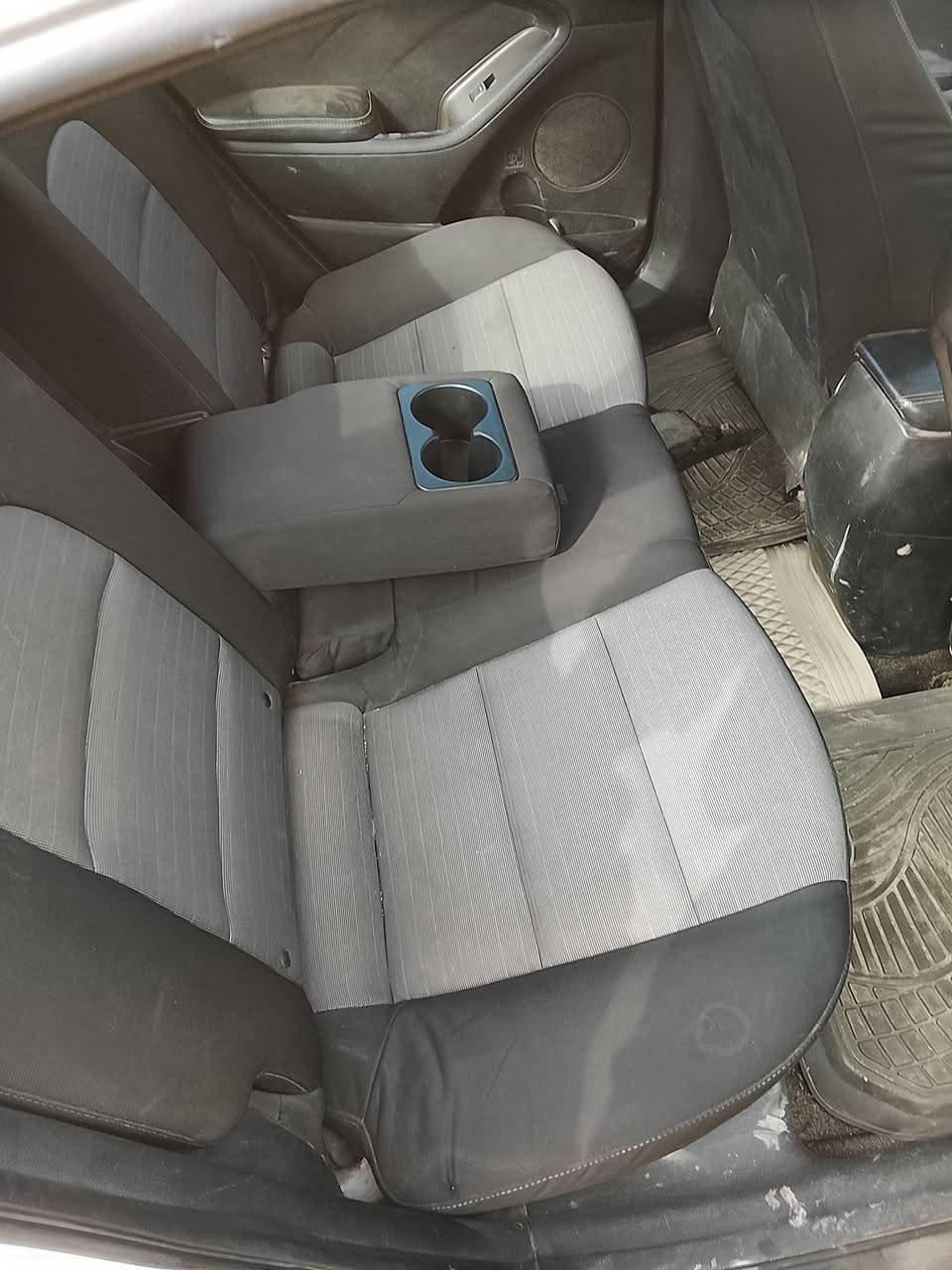 فورتي موديل 14رقم بغدادنكليزي مكينه 200 مكان السيارة بغداد السعر 98 رقم الهاتف ***********
