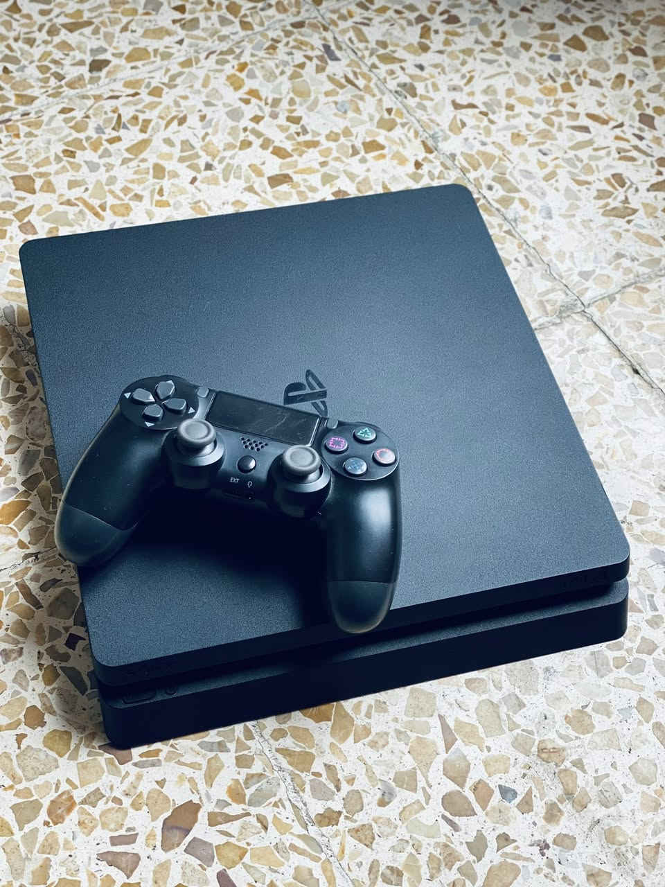 بلي ٤ مامفتوح نضيف لوك هارد500
نظام 9 مهكر متصفح ثواني يفتح


**إذا كنت صاحب هذا الإعلان وتريد حذفه لأي سبب، رجاءا أرسل رسالة إلى الدعم الفني**