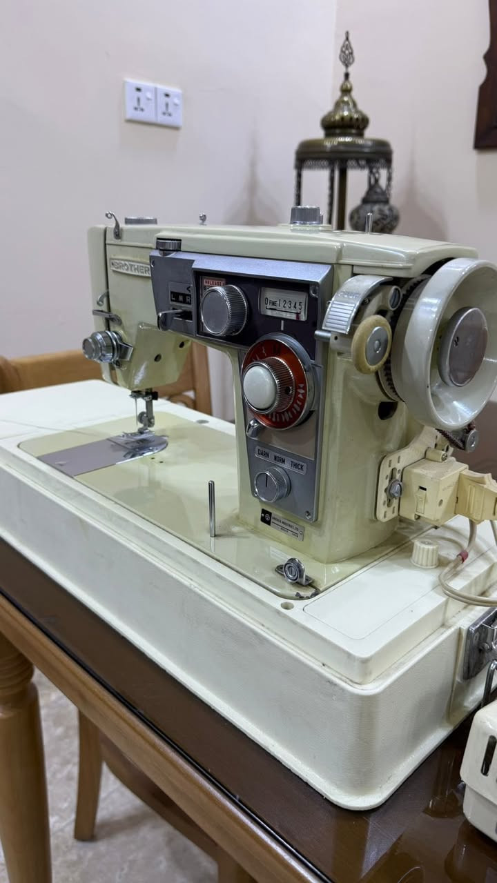 ماكنة خياطة نوع برذر ياباني مع ملحقاتها بحالة جيدة جداً بسعر ١٢٠ الف للأستفسار الاتصال على الرقم: ***********
