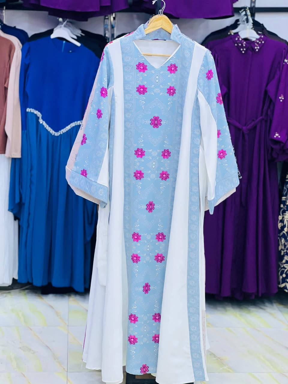 فستان  رمضاني كوالتي عالي
سعر 25 
قياس 48/46/44/42/40/38/
متوفر 
توصيل 7 الف محافظات
توصيل 5 بصره
#العراق


**إذا كنت صاحب هذا الإعلان وتريد حذفه لأي سبب، رجاءا أرسل رسالة إلى الدعم الفني**