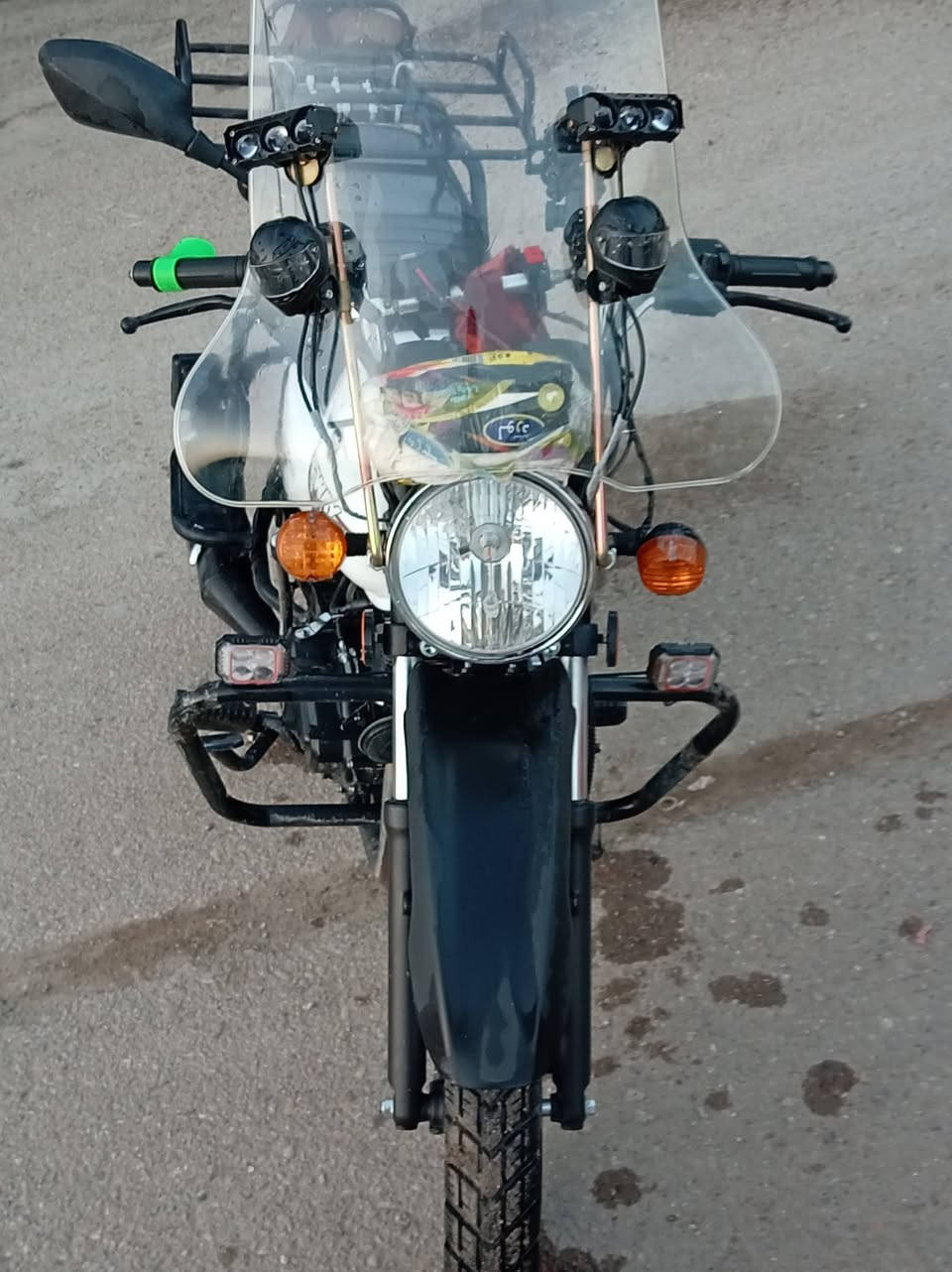 السلام عليكم دراجه كي واي معروفه بالسوك موديل 2026 دراجه مابيهه اي نقص ماشيه 6500 بعدهه عالضمان دهن مولي مادير غيره تجي وتشوف بعينك شخط مابيهه السعر 2750 رقمي ***********
