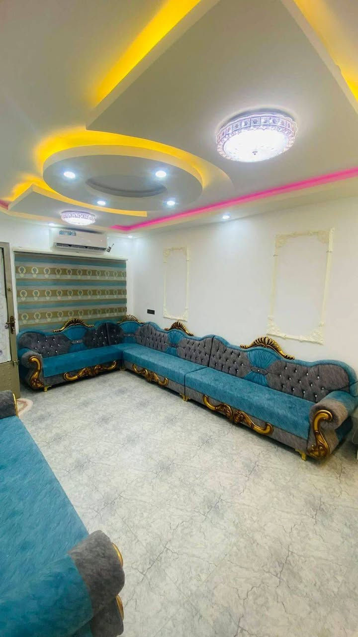 ♦️دار للبيع طابقين مساحة (110) متر 
♦️طابو صرف 
♦️واجهة (5) 
 
#ملاحظة : الدار مطلوب للمصرف العقاري 
السعر الكلي 105 
مطلوب للمصرف 35 
(مقدمة 70 مليون والباقي اقساط تدفع للمصرف شهريآ 500 الف)

♦️المحتويات :
ط١(غرفة نوم استقبال مطبخ صحيات داخلية خارجية كراج سيارة )
ط٢(غرفة نوم هول صحيات ) 

♦️العنوان : القادسية الثانية خلف جامع صابر كردي 

♦️للاستفسار :*********** متوفر واتساب 

♦️او مراجعة مكتب اراز للعقار 
♦️القادسية الثانية سايدين المرور القديم مجاور حلويات كولدن سويت
